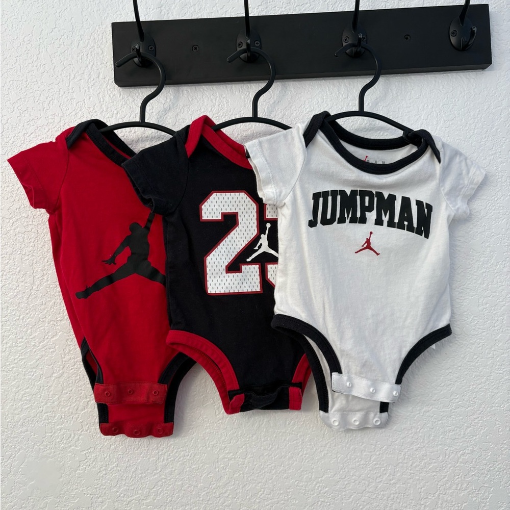 Nike Jumpman Trio Bodysuit Set - Red, Black, White